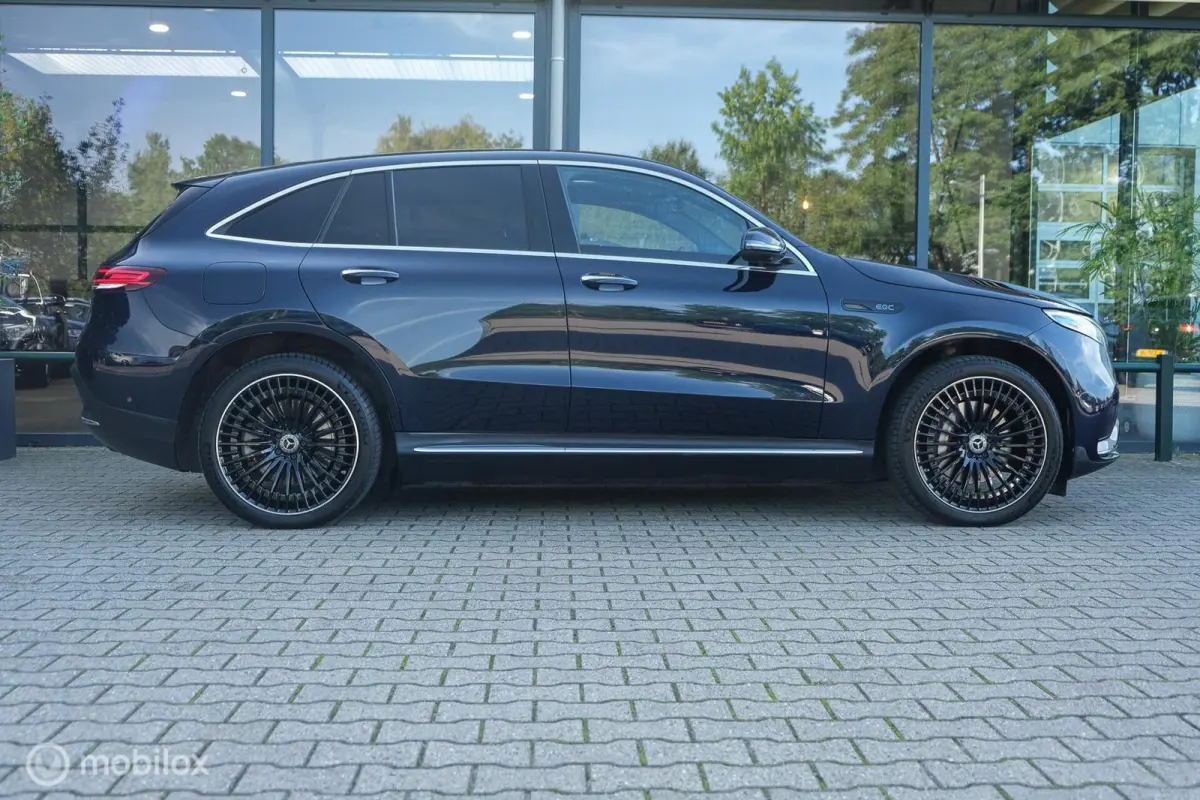 400 4MATIC AMG Line Premium+ 80 kWh | 95,7% SOH | Schuif-kanteldak | Trekhaak | HUD | ACC | Stoelverwarming | Memory | Ambient | 360 camera | 21 " AMG Multispaak