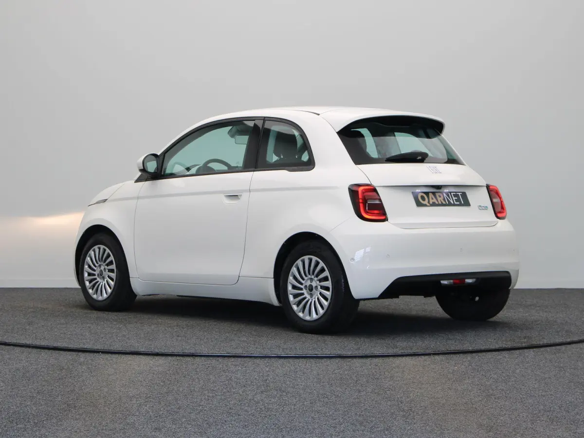 Icon | 320km WLTP | 85KWh Snelladen | Cruise control | SOH 94% |