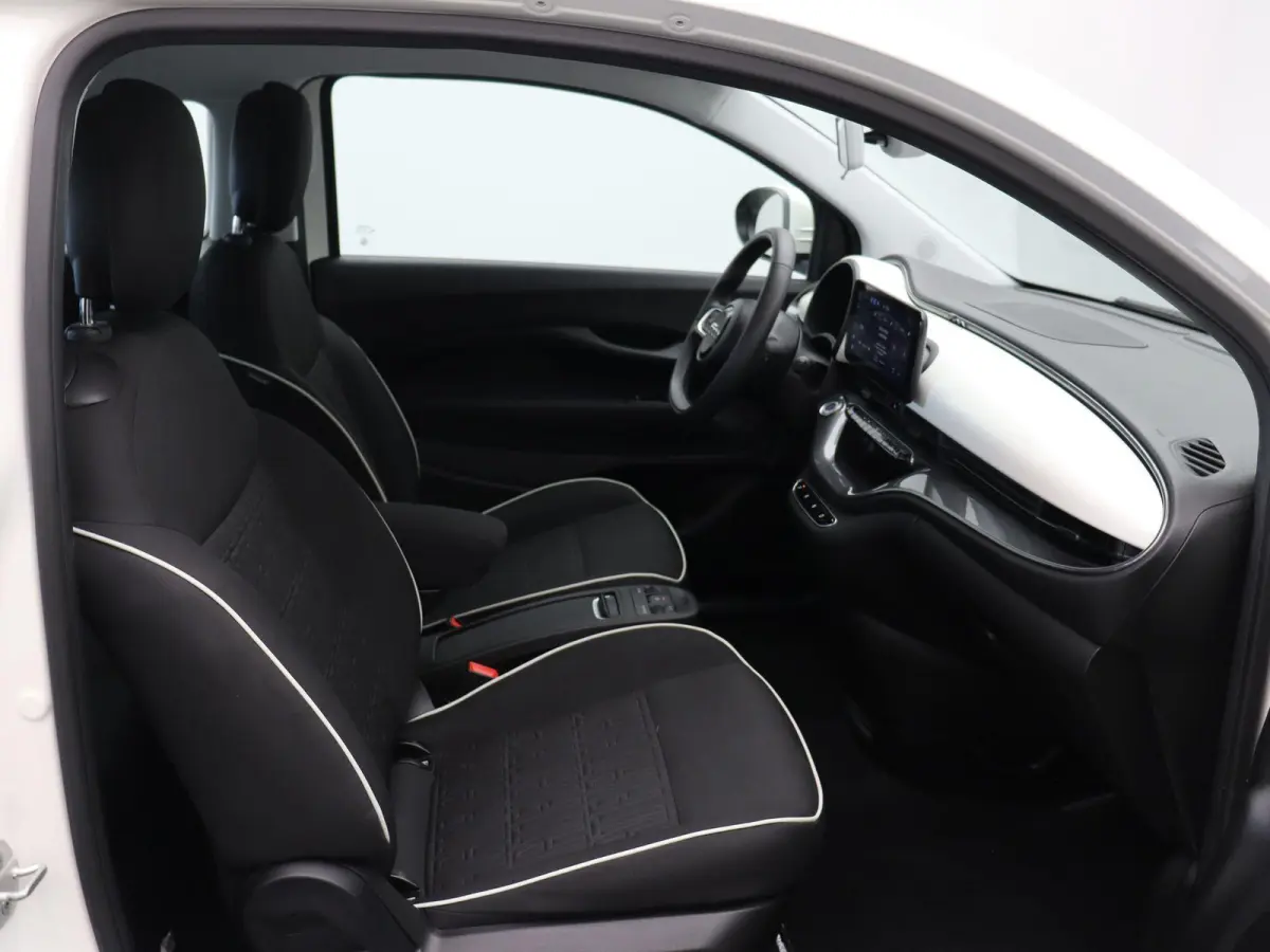 Icon | 320km WLTP | 85KWh Snelladen | Cruise control | SOH 94% |