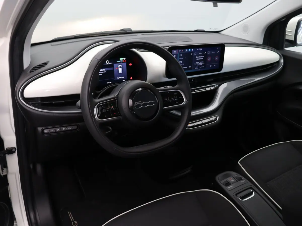 Icon | 320km WLTP | 85KWh Snelladen | Cruise control | SOH 94% |