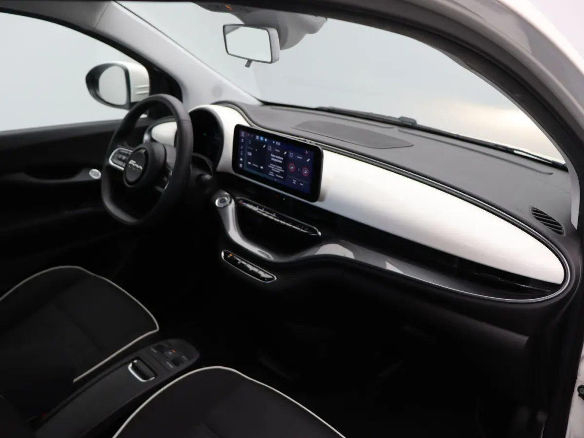 Icon | 320km WLTP | 85KWh Snelladen | Cruise control | SOH 94% |