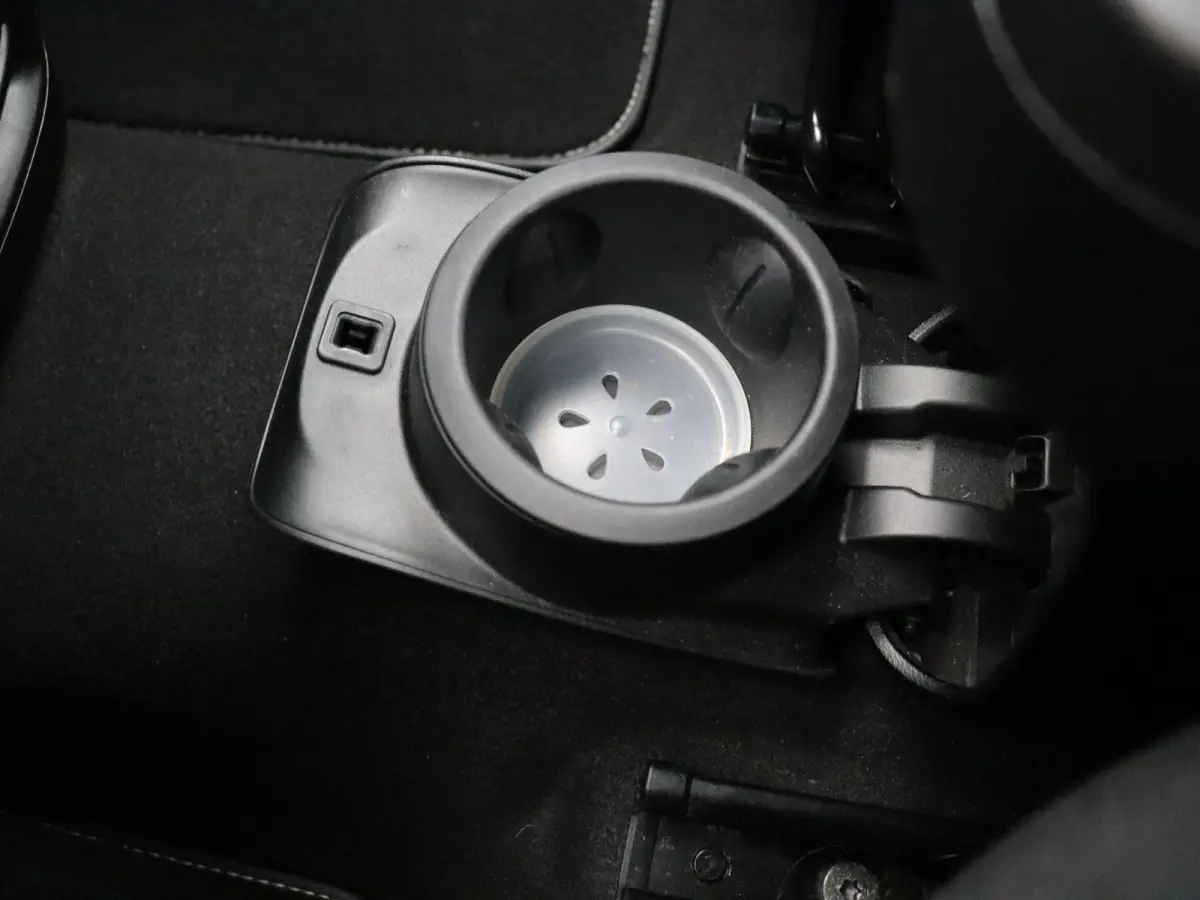 Icon | 320km WLTP | 85KWh Snelladen | Cruise control | SOH 94% |