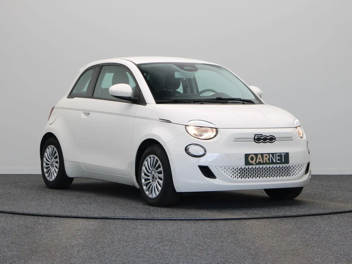 Icon | 320km WLTP | 85KWh Snelladen | Cruise control | SOH 94% |