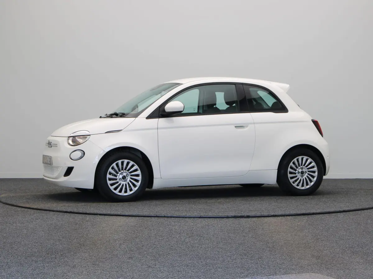Icon | 320km WLTP | 85KWh Snelladen | Cruise control | SOH 94% |