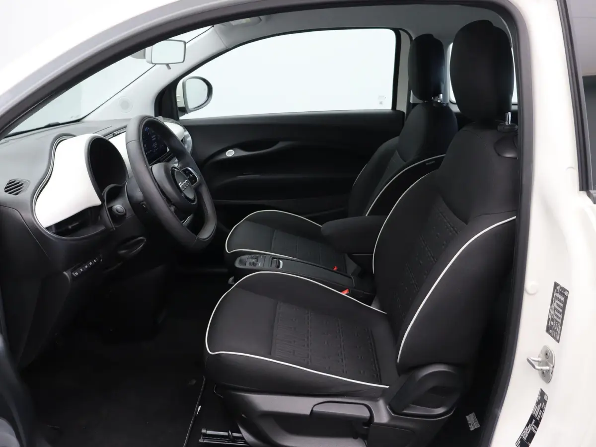 Icon | 320km WLTP | 85KWh Snelladen | Cruise control | SOH 94% |