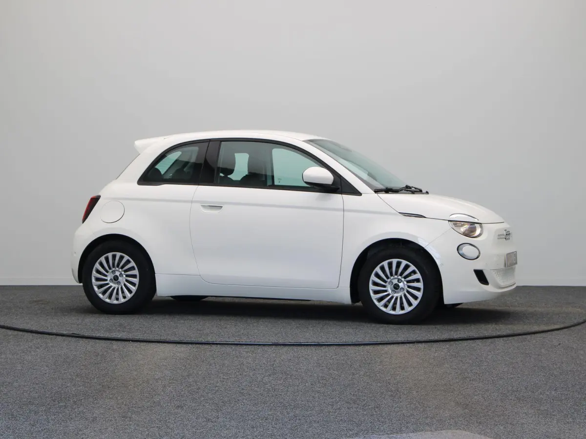 Icon | 320km WLTP | 85KWh Snelladen | Cruise control | SOH 94% |