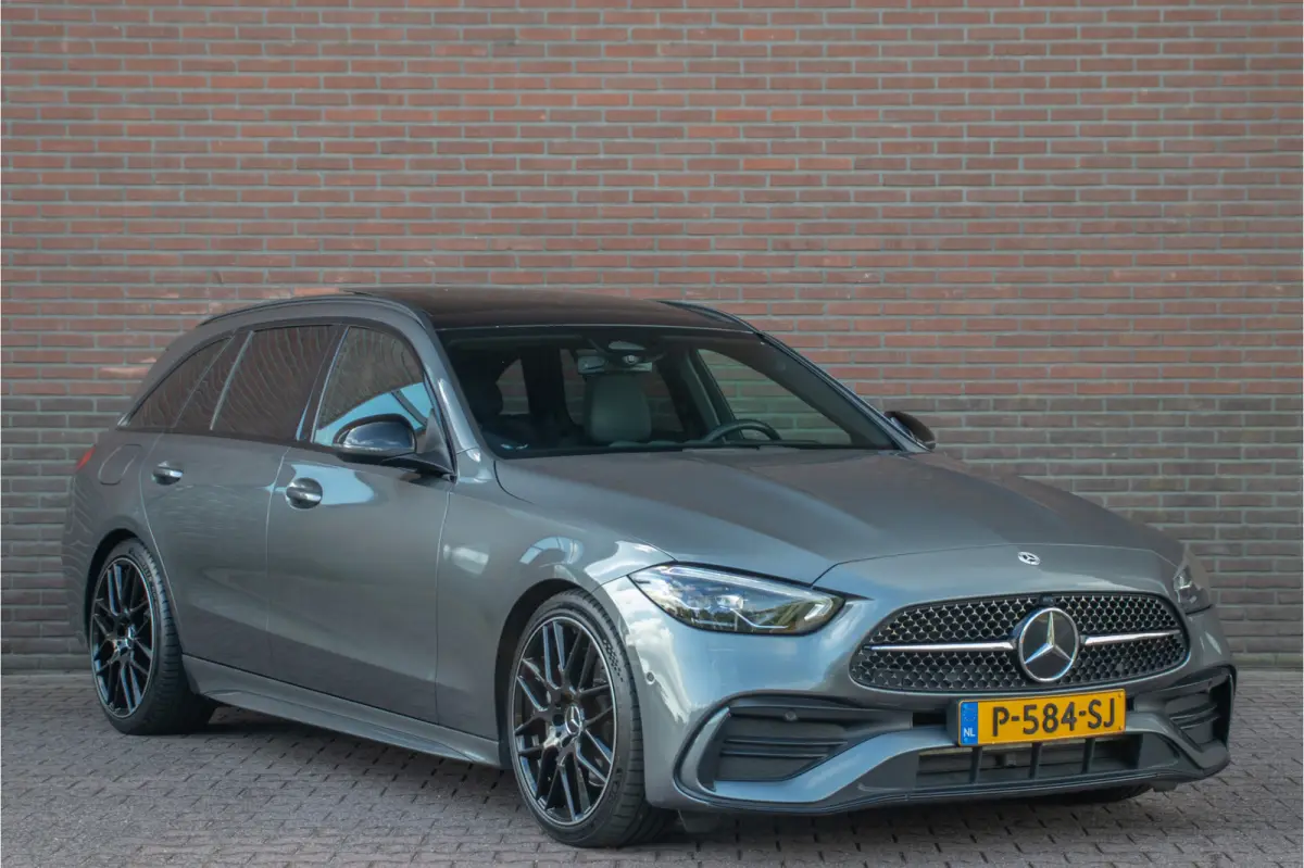 200 Launch Edition AMG Line, Origineel NL, Panoramadak, Trekhaak, Stoelverwarming, Carplay, Sfeerverlichting, Camera.