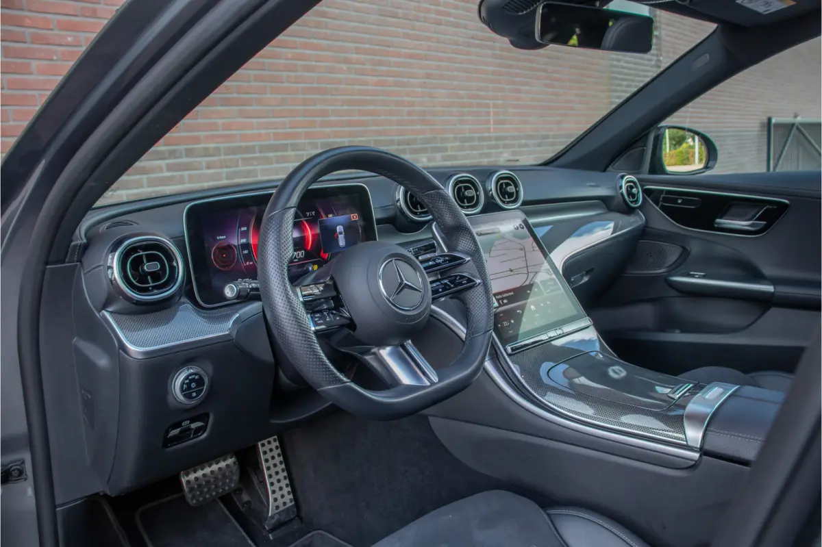 200 Launch Edition AMG Line, Origineel NL, Panoramadak, Trekhaak, Stoelverwarming, Carplay, Sfeerverlichting, Camera.