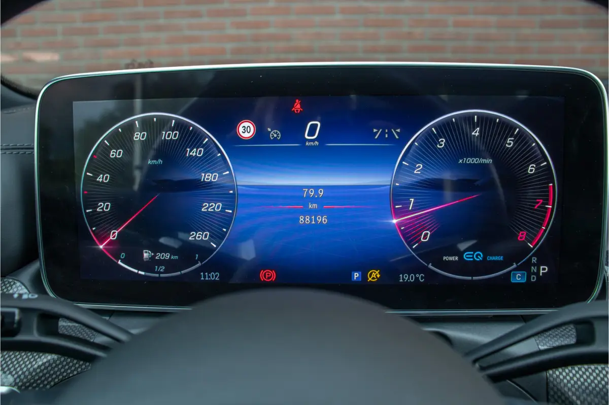 200 Launch Edition AMG Line, Origineel NL, Panoramadak, Trekhaak, Stoelverwarming, Carplay, Sfeerverlichting, Camera.