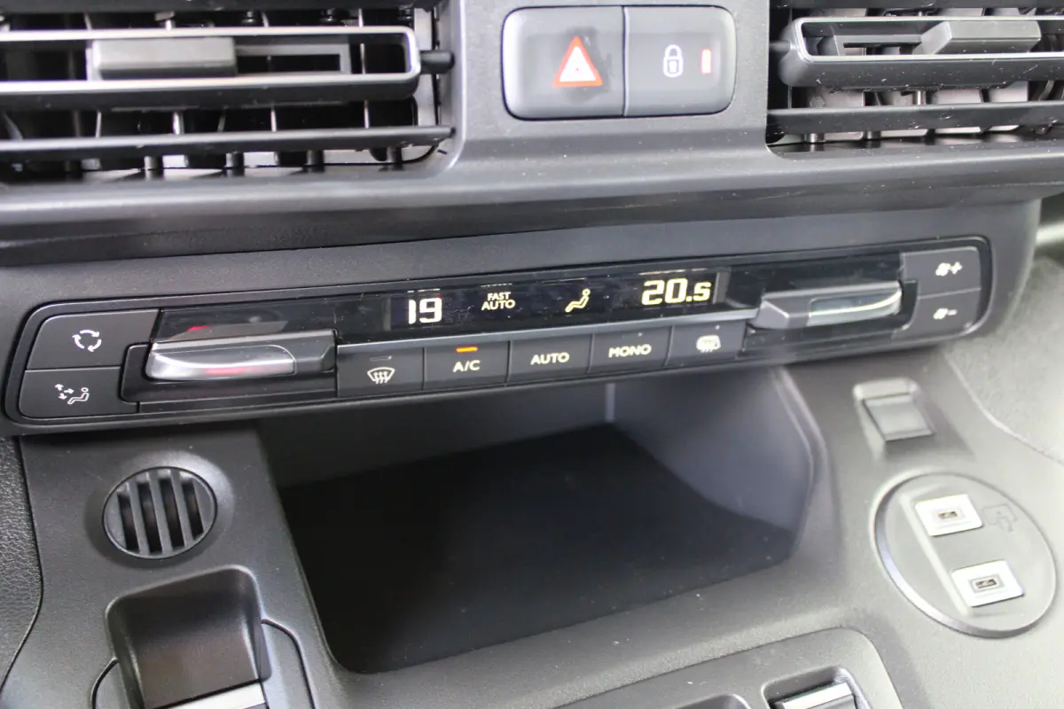 50 kWh L2 | 8 Jaar garantie | Laadruimtebetimmering | Navigatie | Camera | Climate control | Cruise control |