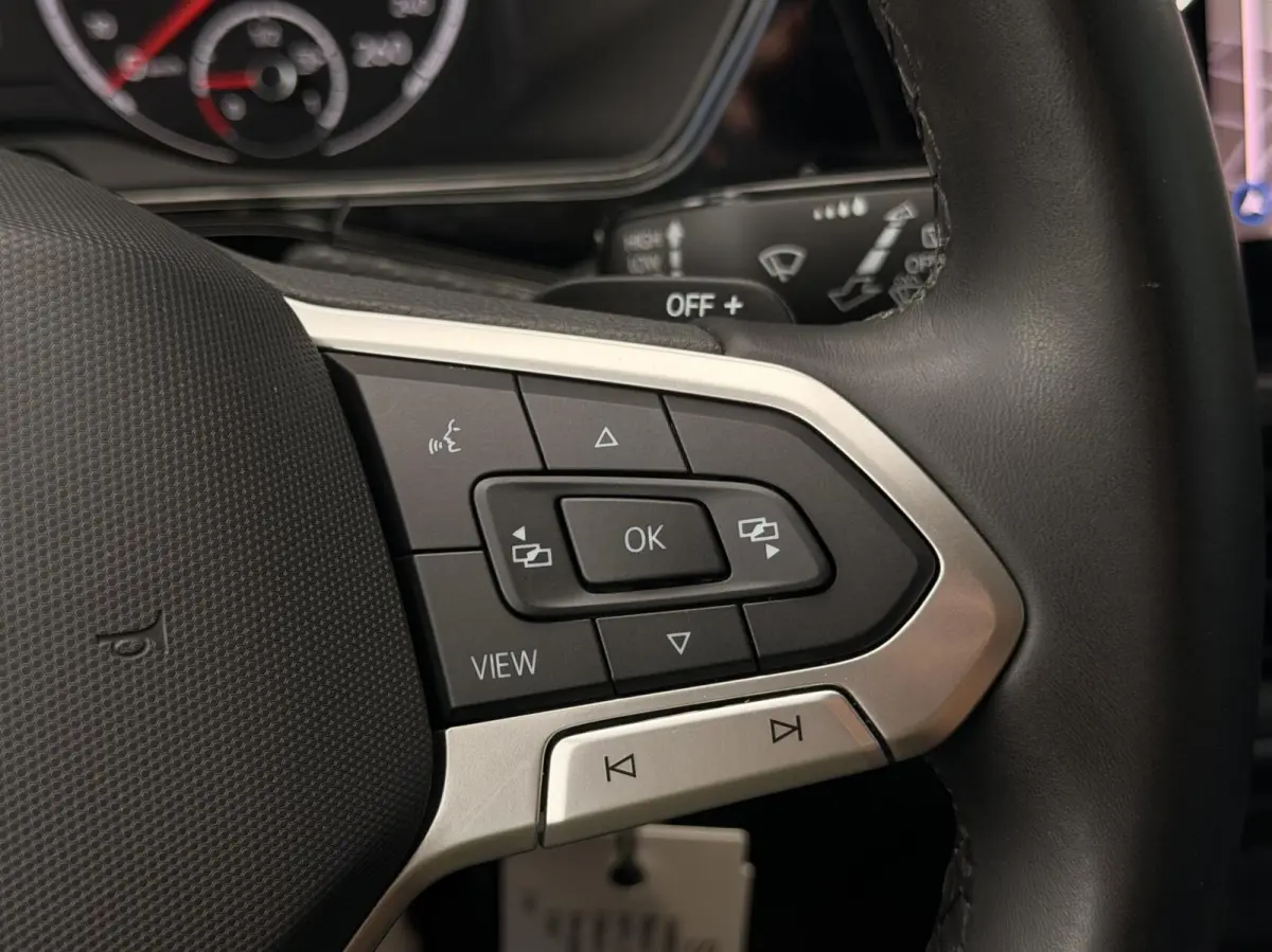 1.0 TSI DSG AUT. Life CARPLAY | ADAPT.CRUISE | NAV | PDC | DAB | LMV