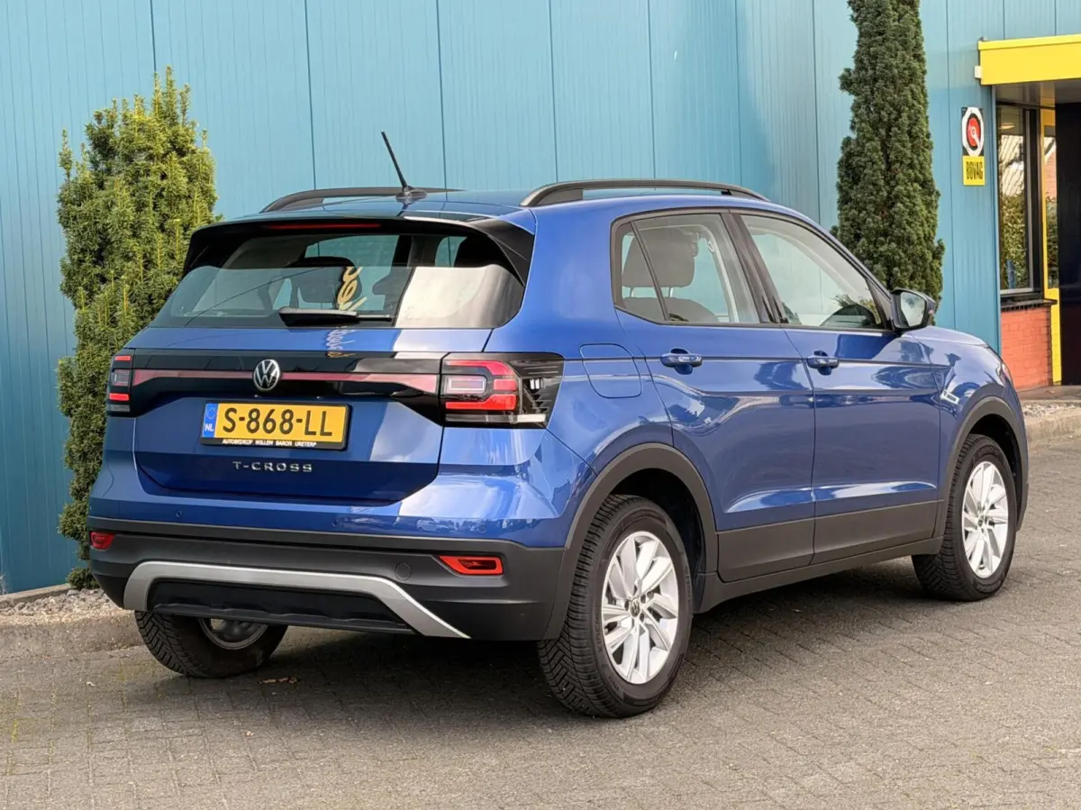 1.0 TSI DSG AUT. Life CARPLAY | ADAPT.CRUISE | NAV | PDC | DAB | LMV
