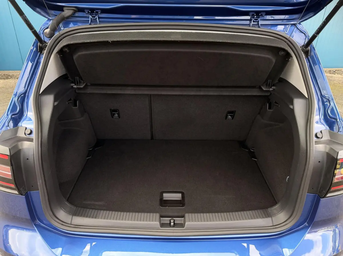 1.0 TSI DSG AUT. Life CARPLAY | ADAPT.CRUISE | NAV | PDC | DAB | LMV