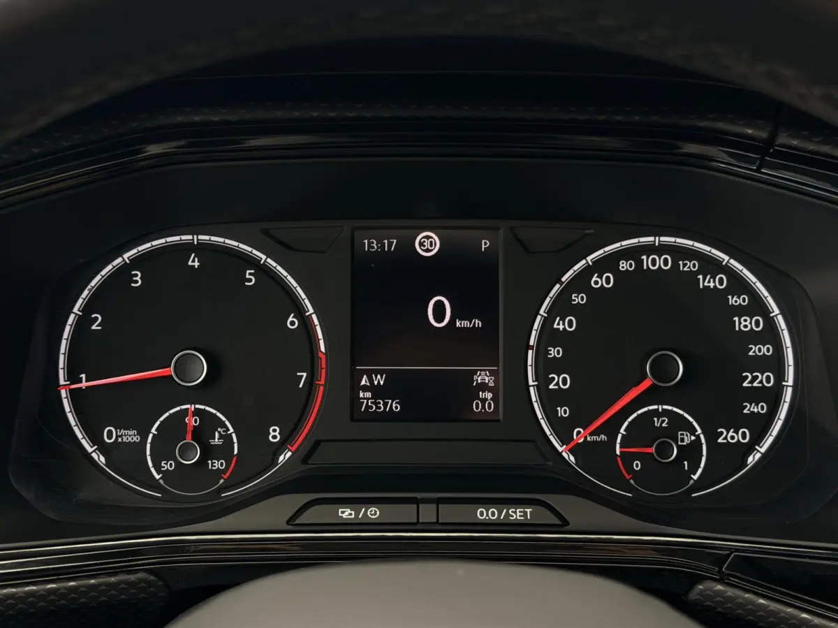 1.0 TSI DSG AUT. Life CARPLAY | ADAPT.CRUISE | NAV | PDC | DAB | LMV