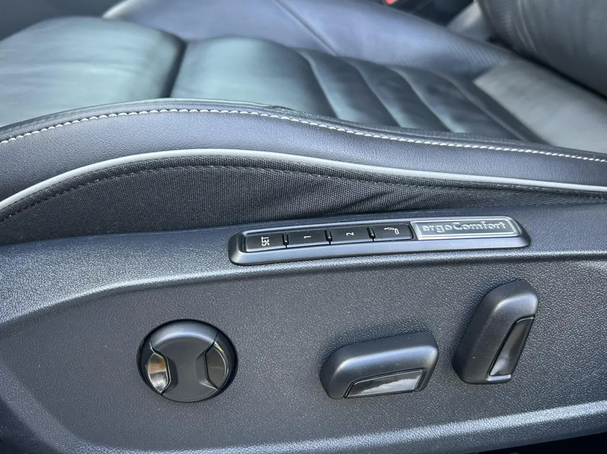 1.4 TSI eHybrid R-Line Business+ PANO DAK I TREKHAAK I DIGI DISPLAY
