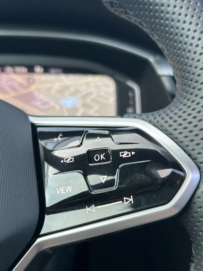 1.4 TSI eHybrid R-Line Business+ PANO DAK I TREKHAAK I DIGI DISPLAY