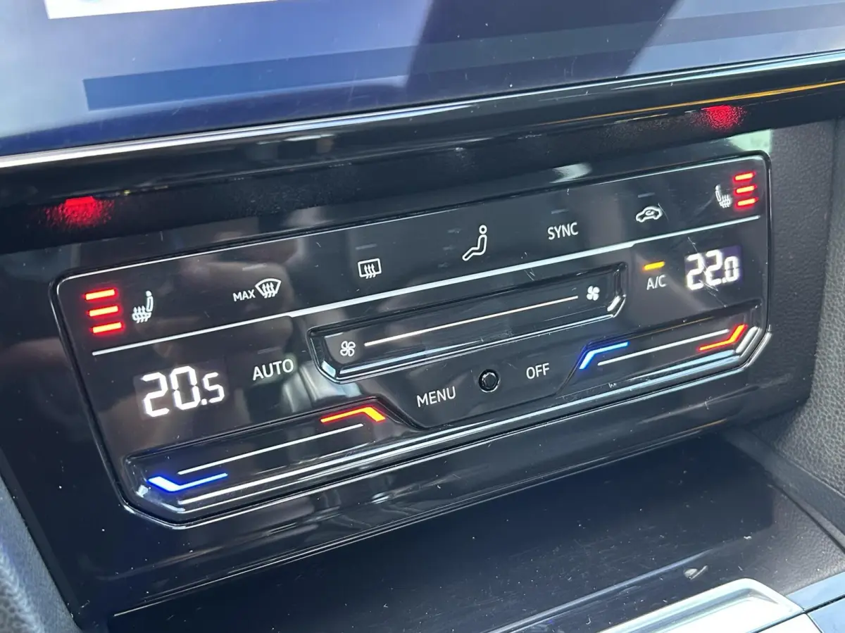 1.4 TSI eHybrid R-Line Business+ PANO DAK I TREKHAAK I DIGI DISPLAY
