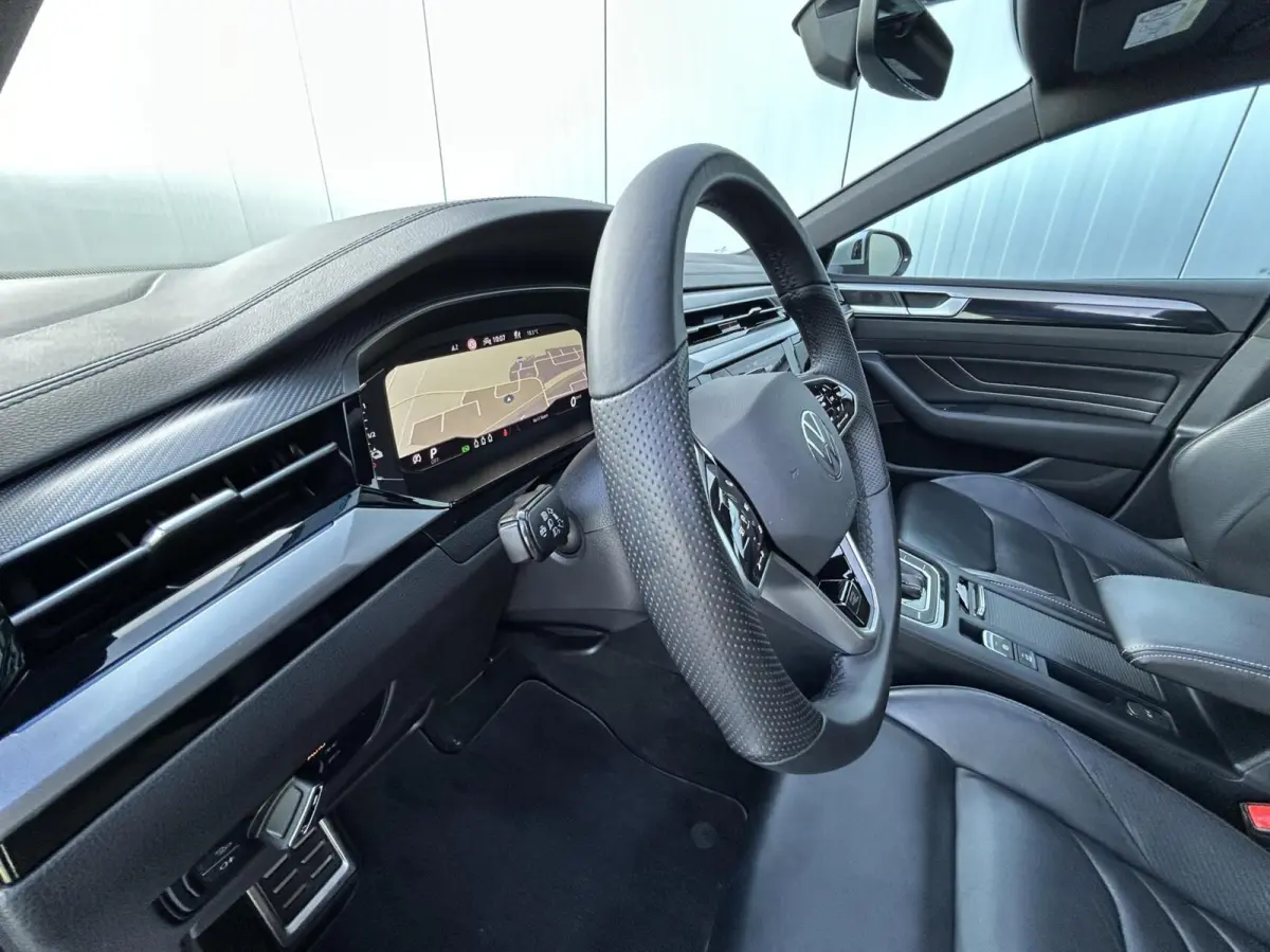 1.4 TSI eHybrid R-Line Business+ PANO DAK I TREKHAAK I DIGI DISPLAY