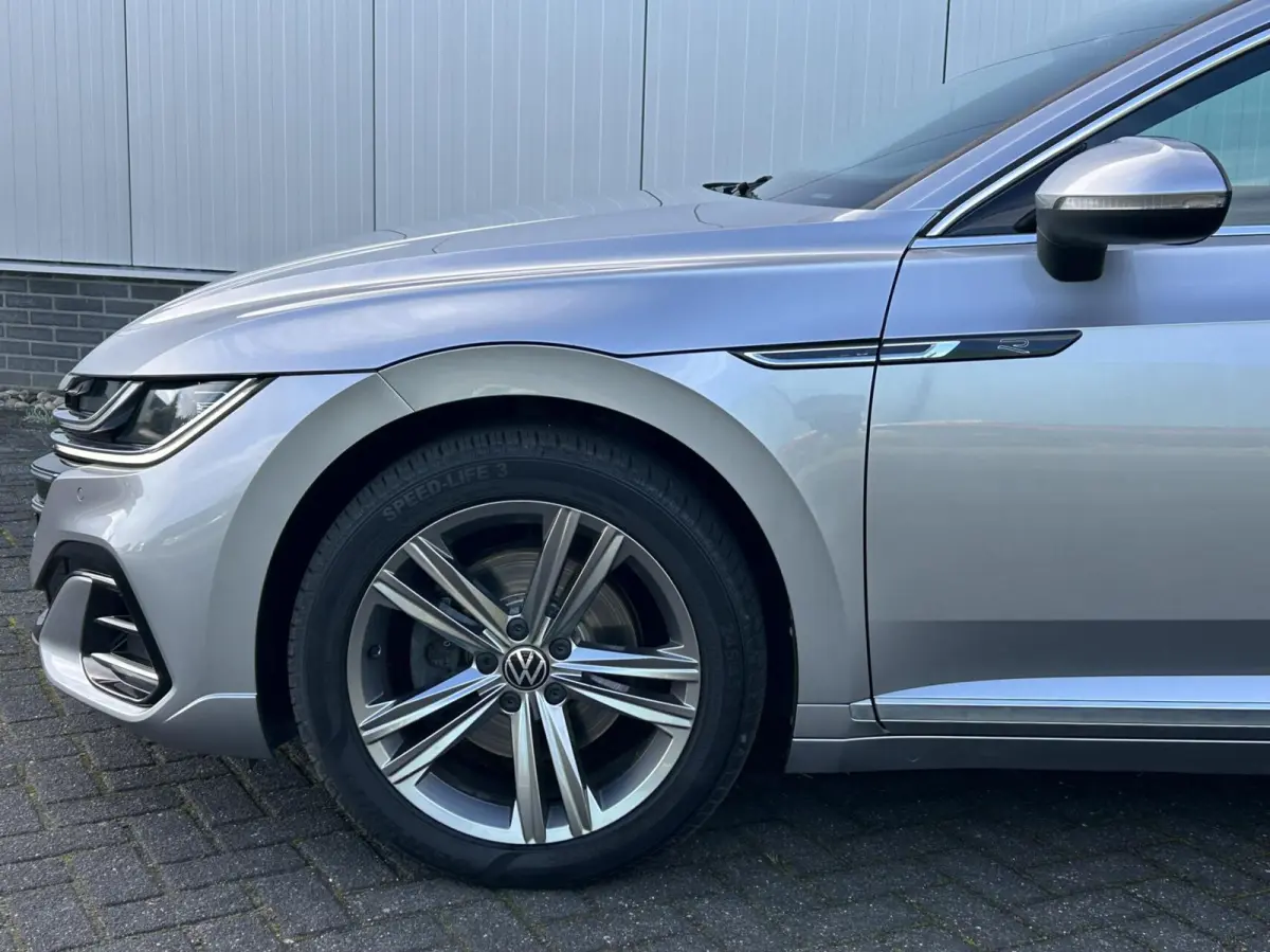 1.4 TSI eHybrid R-Line Business+ PANO DAK I TREKHAAK I DIGI DISPLAY