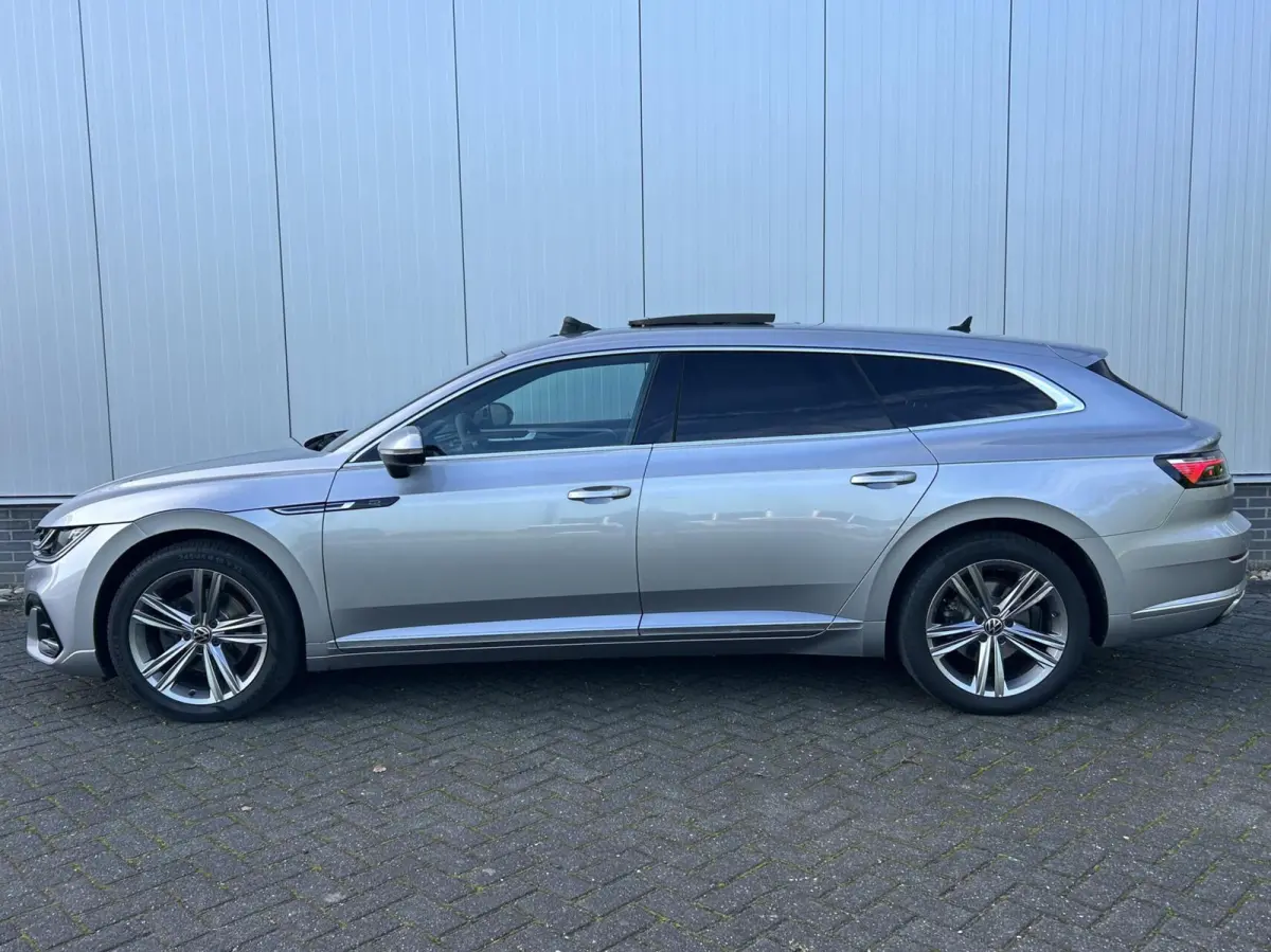 1.4 TSI eHybrid R-Line Business+ PANO DAK I TREKHAAK I DIGI DISPLAY