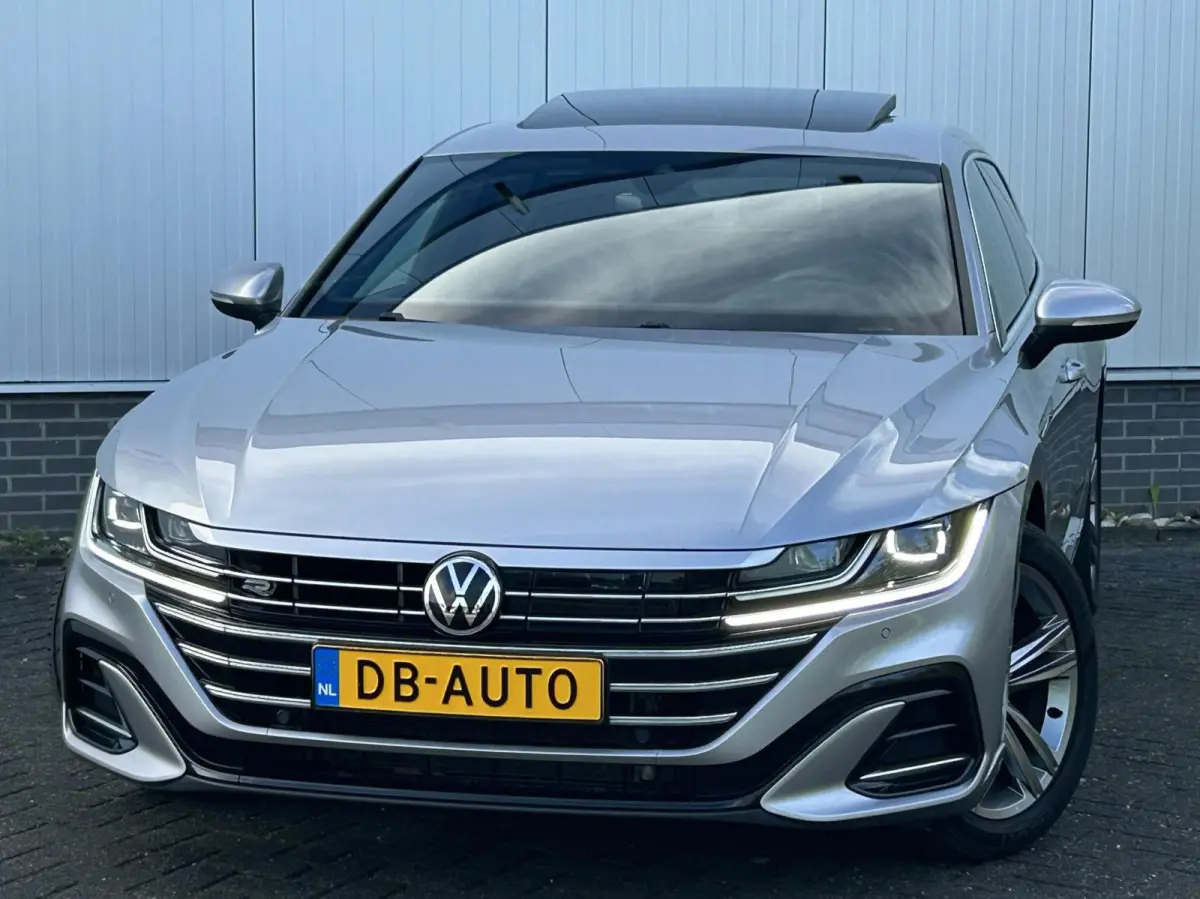 1.4 TSI eHybrid R-Line Business+ PANO DAK I TREKHAAK I DIGI DISPLAY