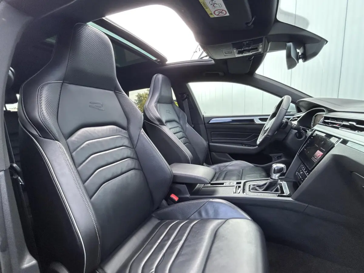 1.4 TSI eHybrid R-Line Business+ PANO DAK I TREKHAAK I DIGI DISPLAY