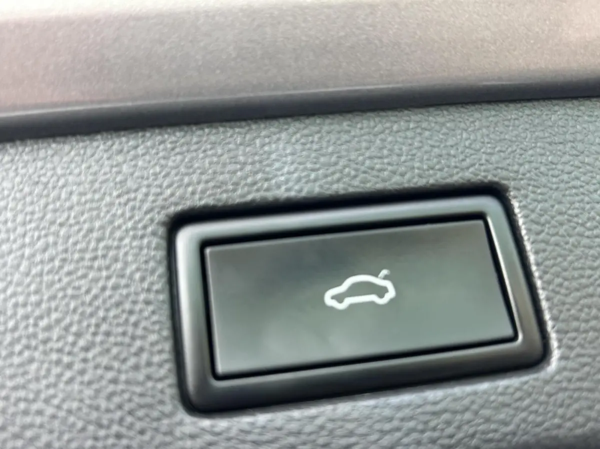 1.4 TSI eHybrid R-Line Business+ PANO DAK I TREKHAAK I DIGI DISPLAY