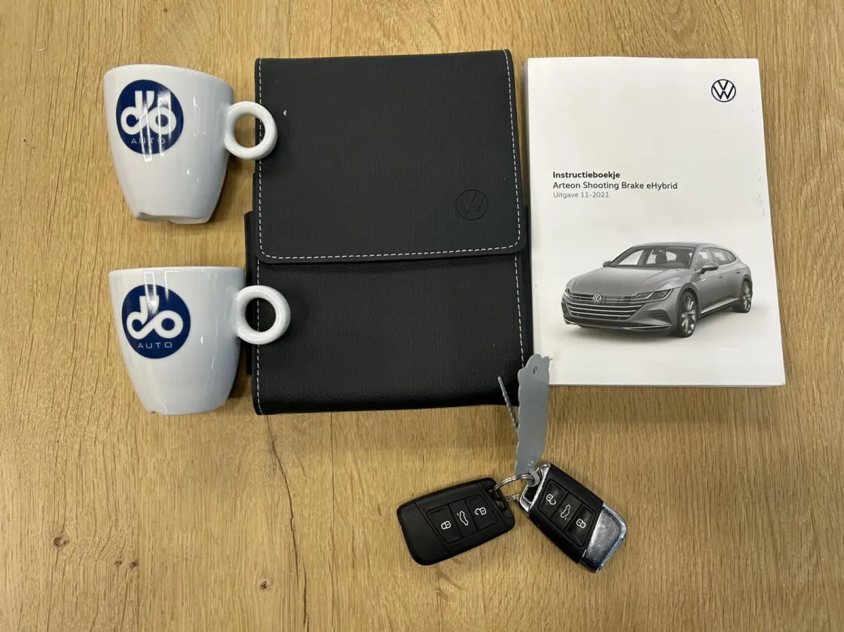 1.4 TSI eHybrid R-Line Business+ PANO DAK I TREKHAAK I DIGI DISPLAY