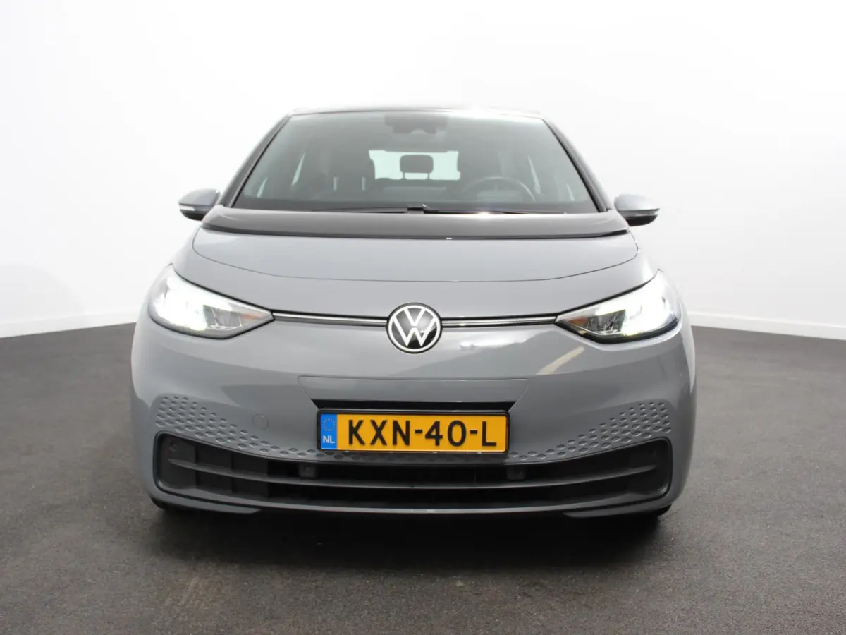 Pro 58 kWh SOH 92% Navigatie Apple CarPlay Android Auto Parkeerhulp Adaptive Cruise Control Stoel- en stuurverwarming Full Led Climate Control Lichtmetalen velgen