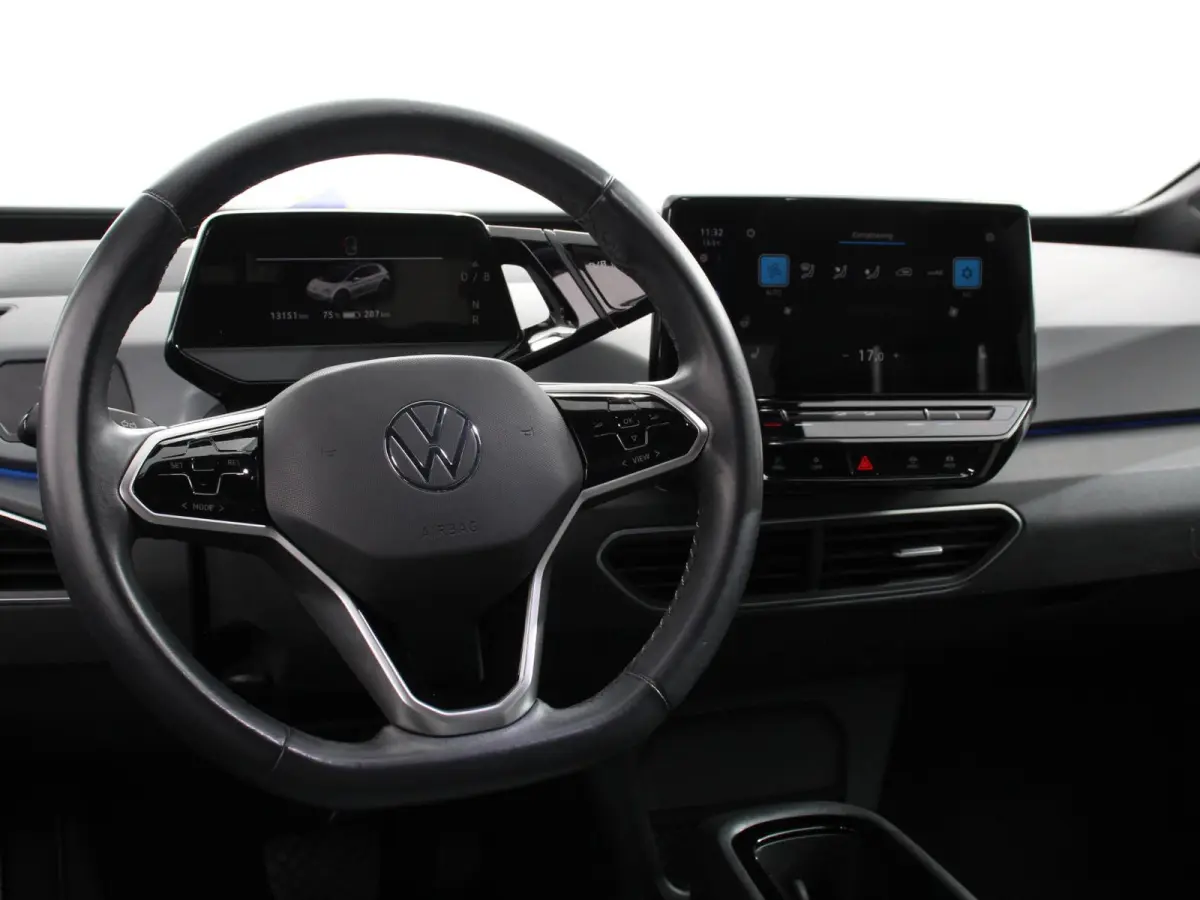 Pro 58 kWh SOH 92% Navigatie Apple CarPlay Android Auto Parkeerhulp Adaptive Cruise Control Stoel- en stuurverwarming Full Led Climate Control Lichtmetalen velgen