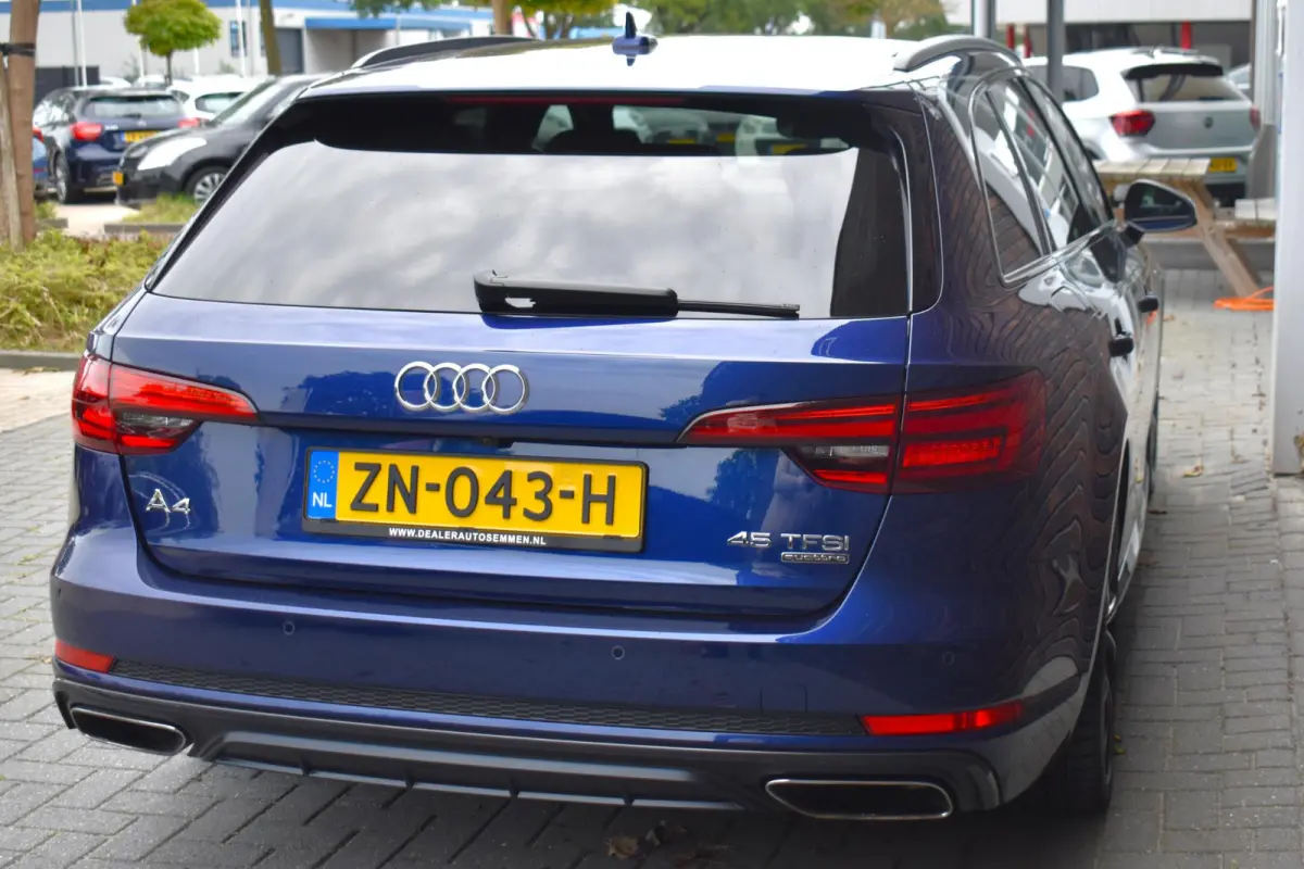 45 TFSI quattro Sport S line black edition