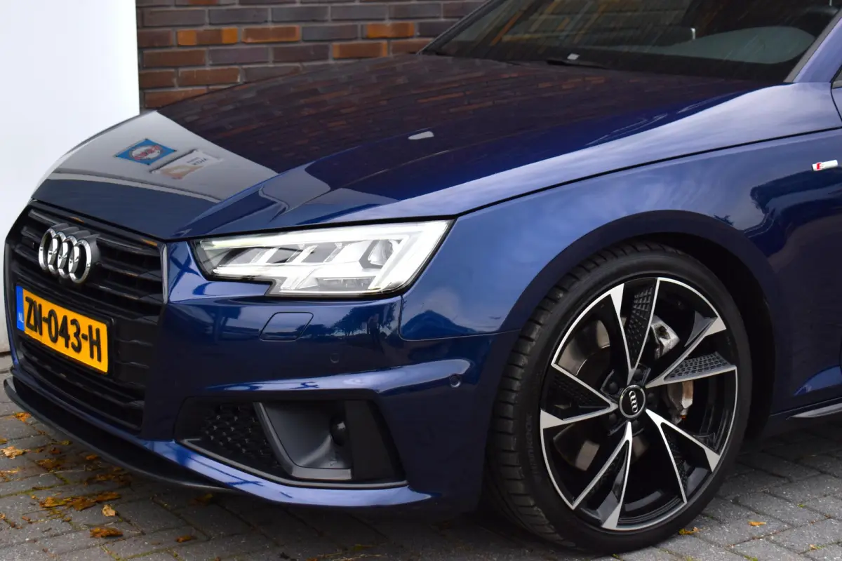 45 TFSI quattro Sport S line black edition