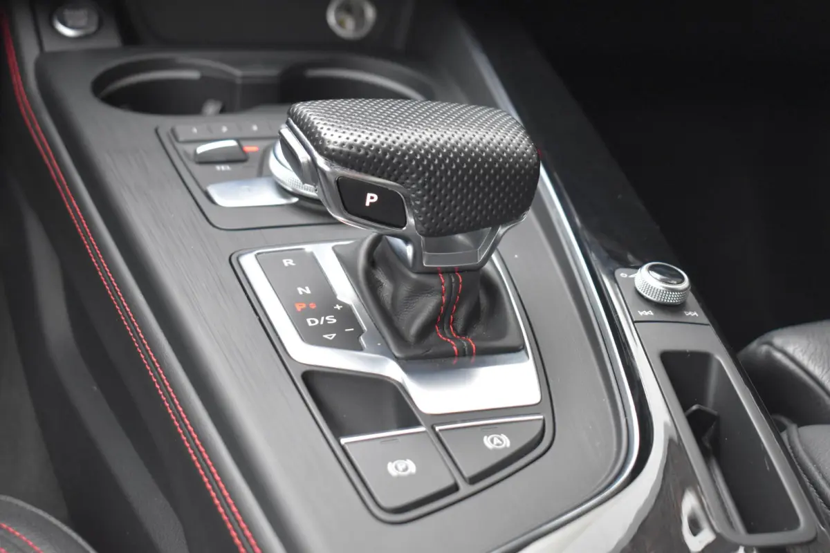 45 TFSI quattro Sport S line black edition