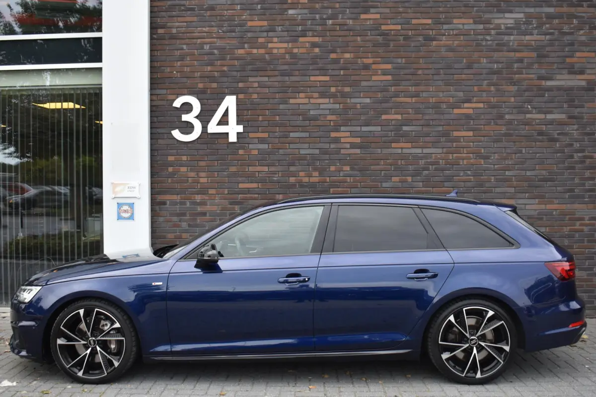 45 TFSI quattro Sport S line black edition