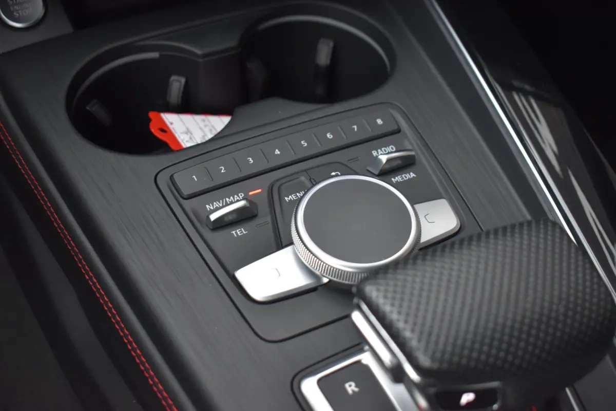 45 TFSI quattro Sport S line black edition