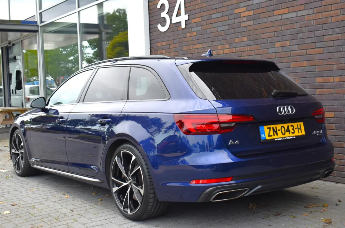 45 TFSI quattro Sport S line black edition