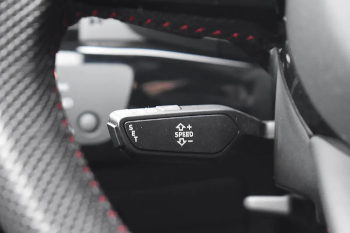 45 TFSI quattro Sport S line black edition