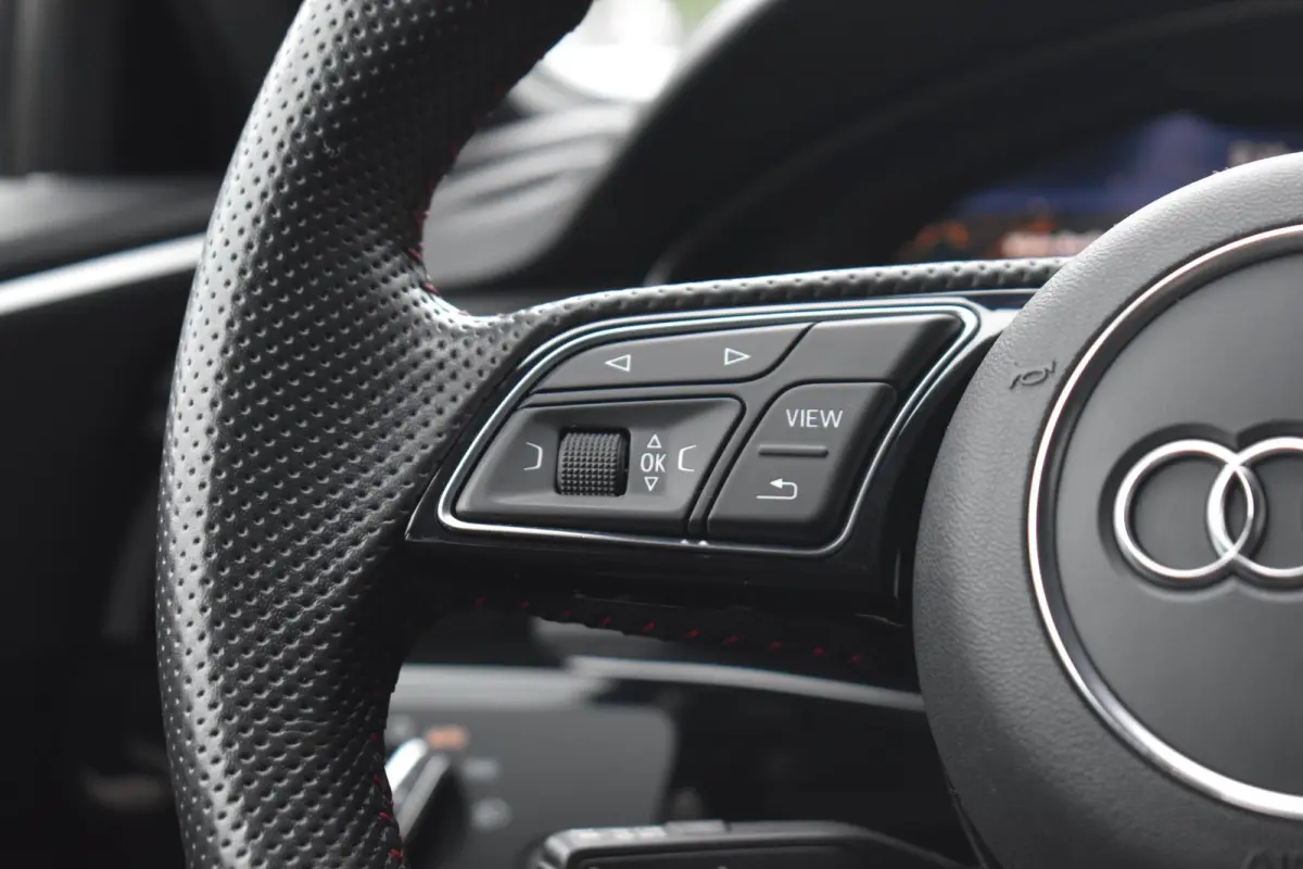 45 TFSI quattro Sport S line black edition