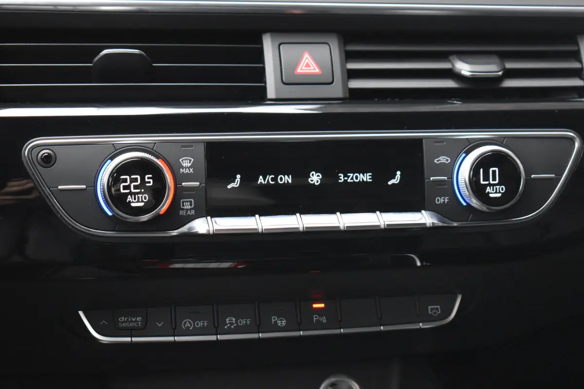 45 TFSI quattro Sport S line black edition