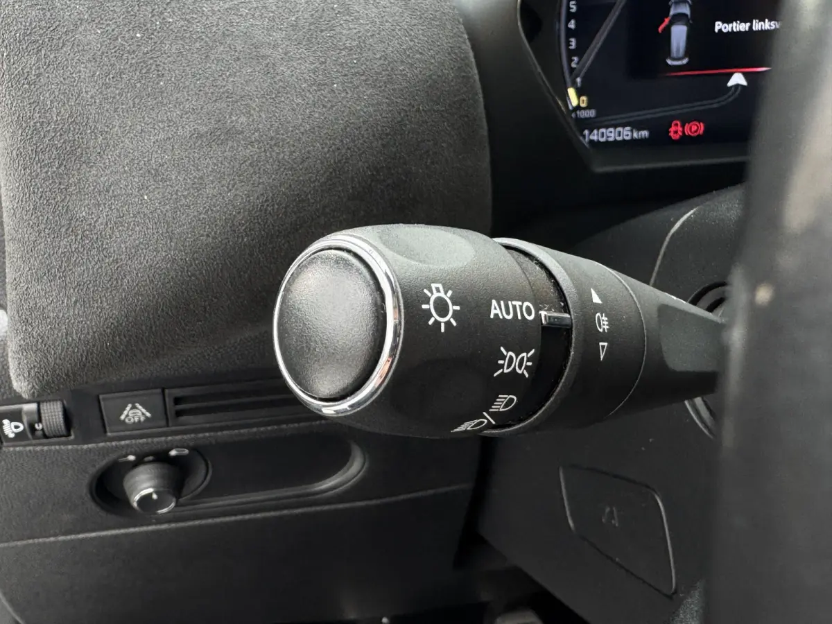 PureTech 100 Performance Line+ | Adaptive Cruise Control | Trekhaak afneembaar | Dodehoekdetectie | Parkeersensoren voor + achter | Carplay/Android Auto | Keyless | Climate Control | Achteru