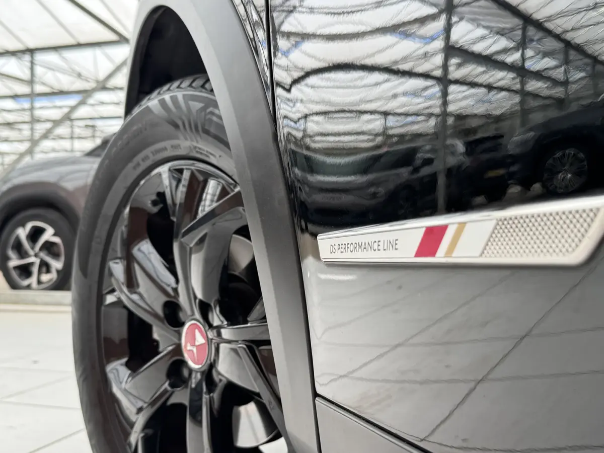 PureTech 100 Performance Line+ | Adaptive Cruise Control | Trekhaak afneembaar | Dodehoekdetectie | Parkeersensoren voor + achter | Carplay/Android Auto | Keyless | Climate Control | Achteru