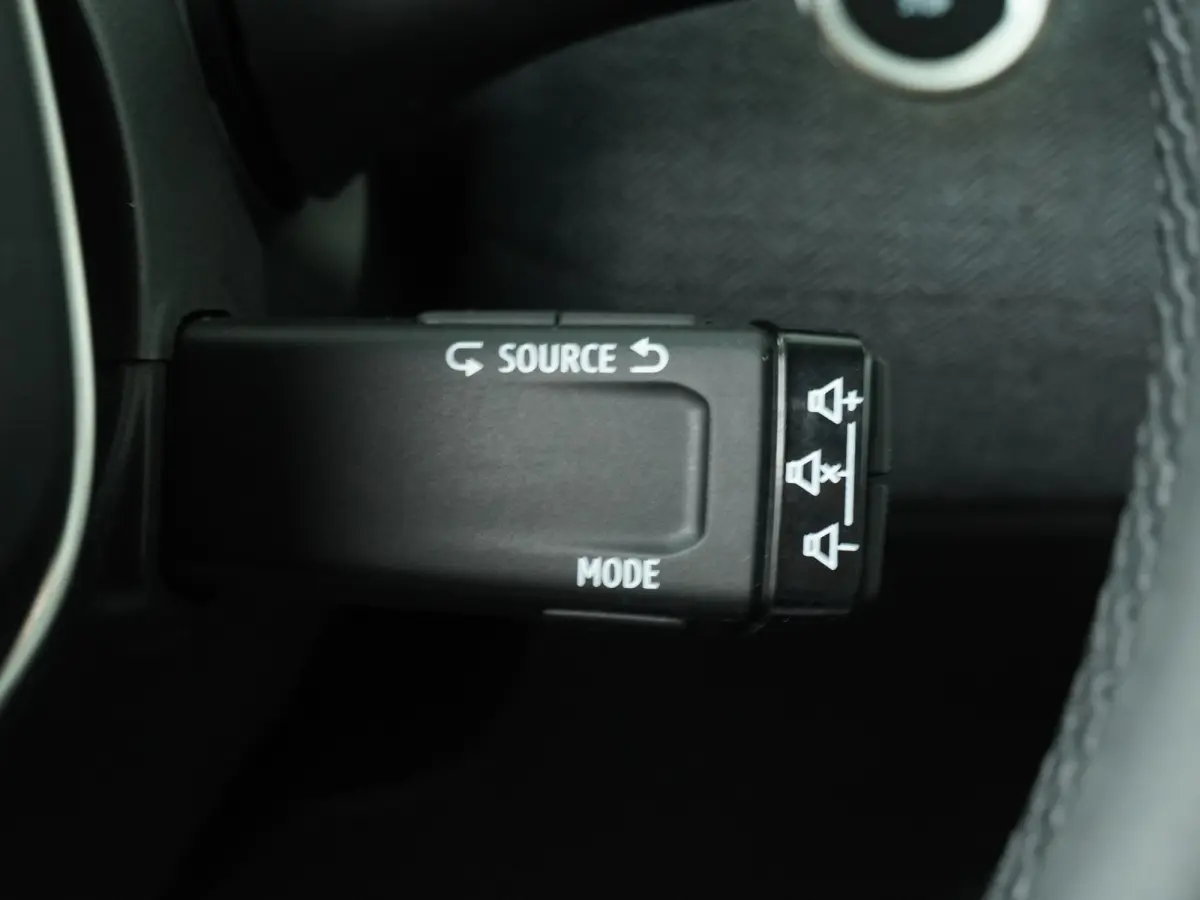 techno full hybrid E-Tech 145 | Groot Navigatie | Parkeercamera | Climate Control |