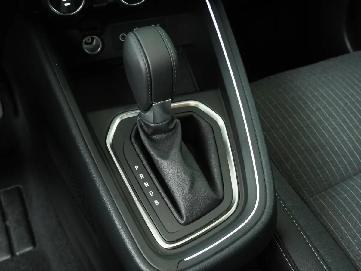 techno full hybrid E-Tech 145 | Groot Navigatie | Parkeercamera | Climate Control |