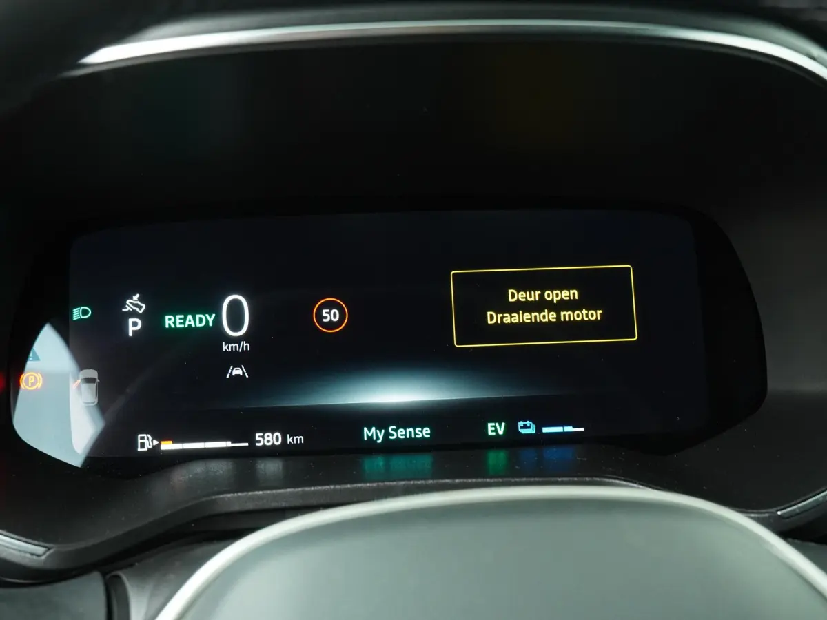 techno full hybrid E-Tech 145 | Groot Navigatie | Parkeercamera | Climate Control |
