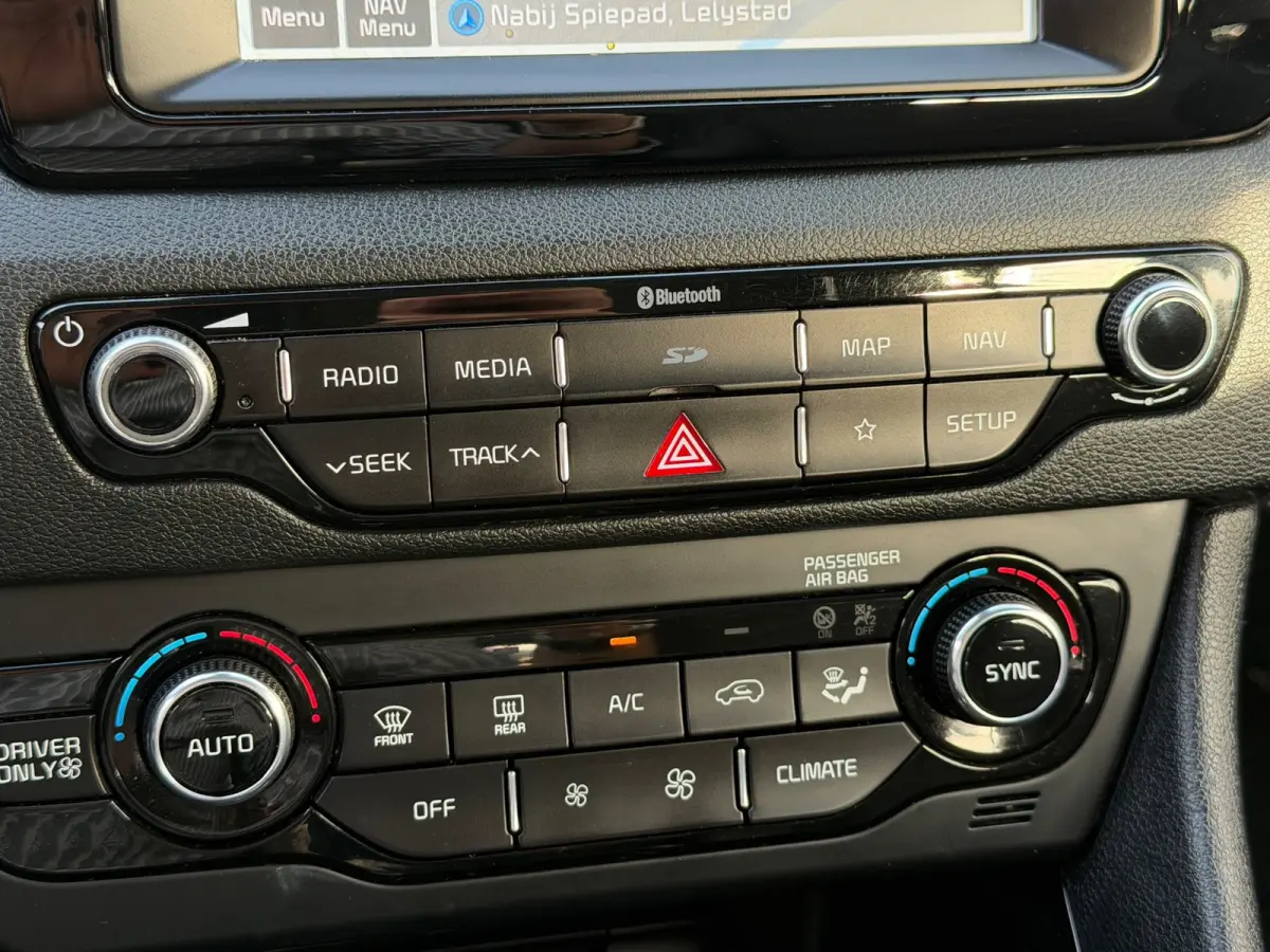 1.6 GDi Hybrid DynamicLine|Trekhaak|CarPlay|Navi|HalfLeder|Camera|Climate|Cruise|PDC|N.A.P|