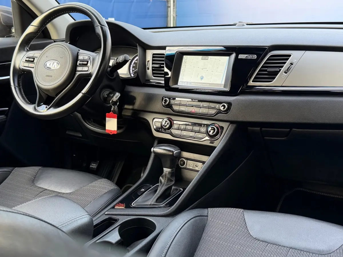 1.6 GDi Hybrid DynamicLine|Trekhaak|CarPlay|Navi|HalfLeder|Camera|Climate|Cruise|PDC|N.A.P|