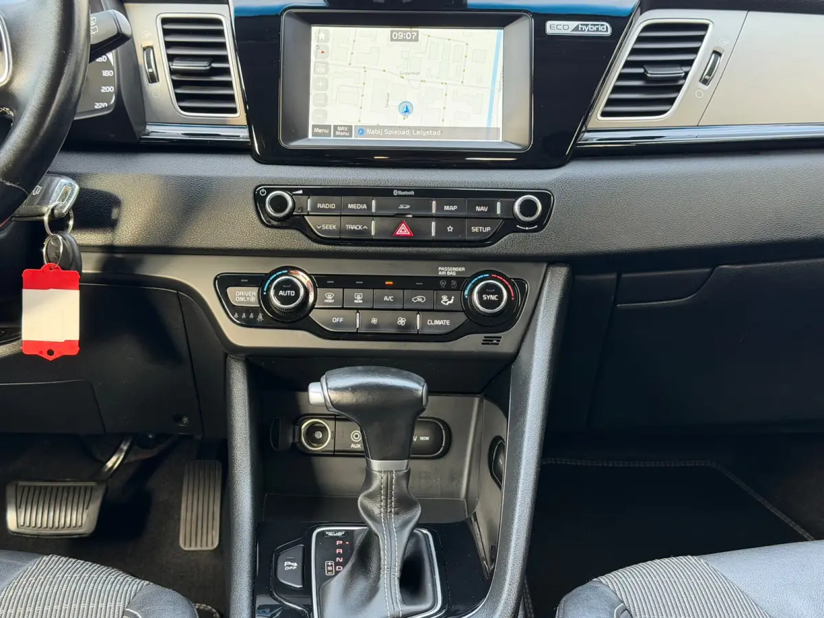 1.6 GDi Hybrid DynamicLine|Trekhaak|CarPlay|Navi|HalfLeder|Camera|Climate|Cruise|PDC|N.A.P|