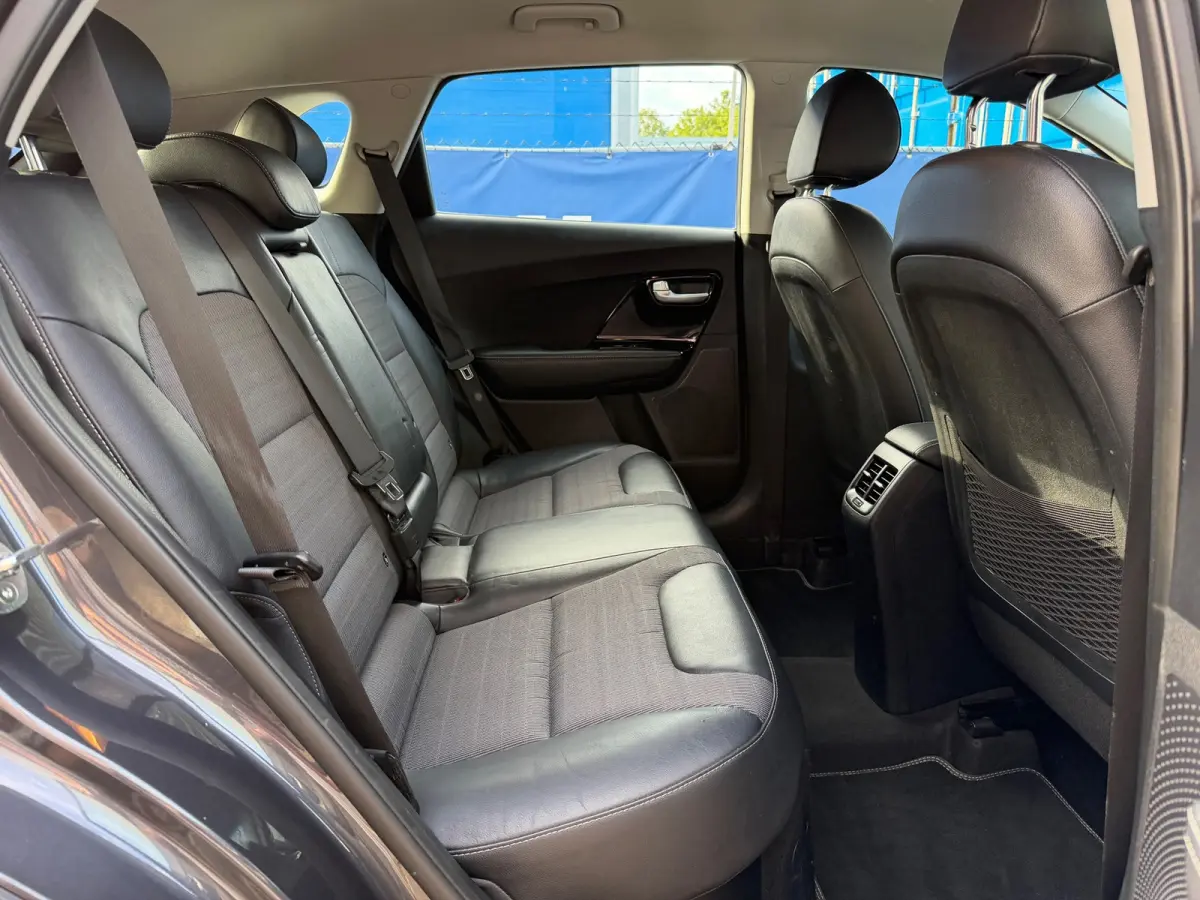 1.6 GDi Hybrid DynamicLine|Trekhaak|CarPlay|Navi|HalfLeder|Camera|Climate|Cruise|PDC|N.A.P|