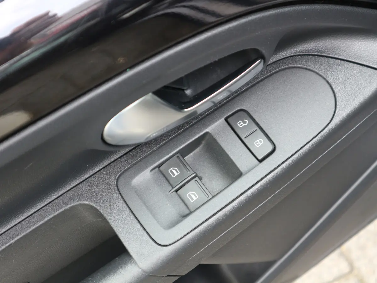 Up! 1.0 move up! BlueMotion 5 DRS AIRCO NL AUTO
