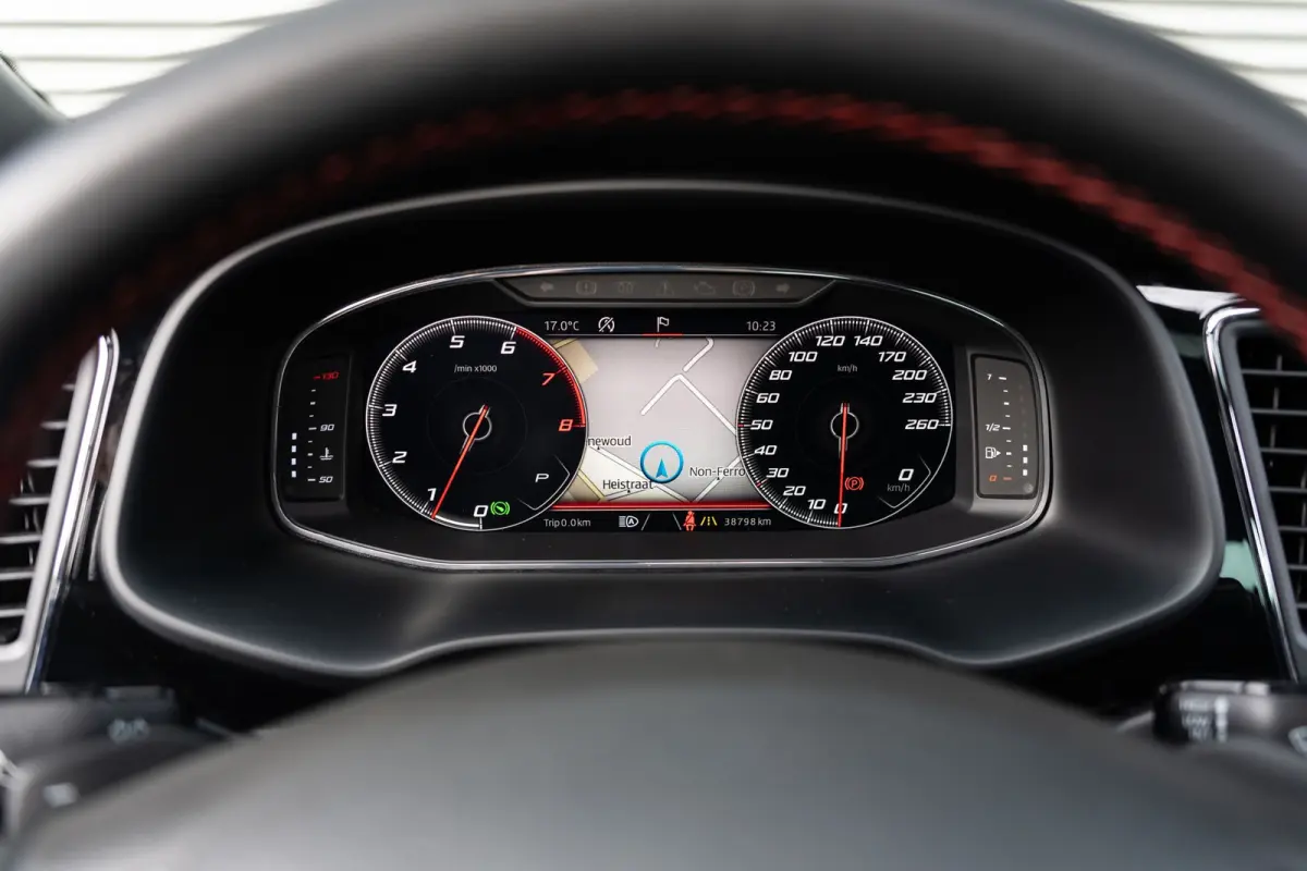 2.0 TSI FR Business Intense BLACK LINE*VIRTUAL*PANO*ACC*KEYLESS*LANE*BEATS*VOLL